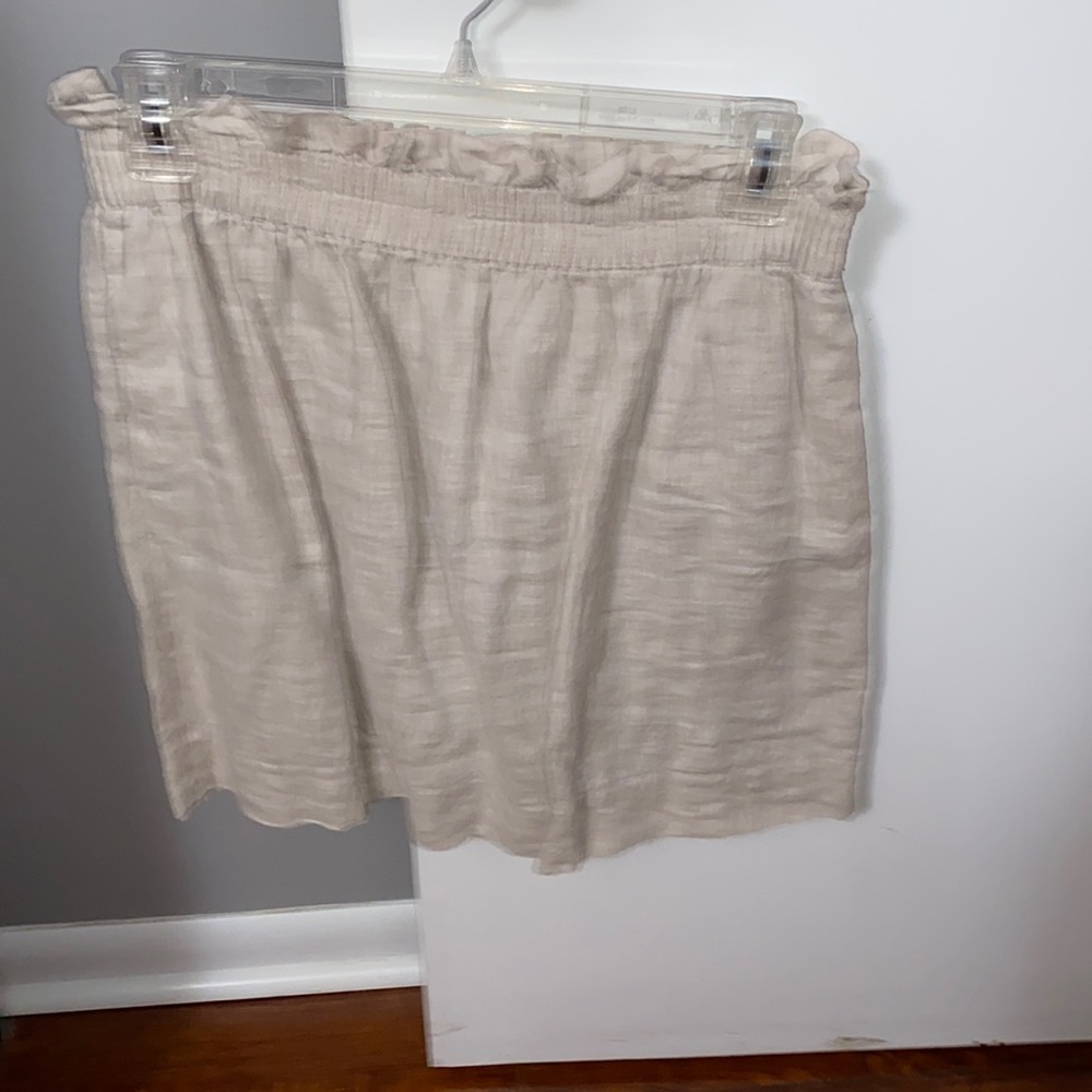 J. crew 100 percent beige Linen Skirt in beautiful excellent condition